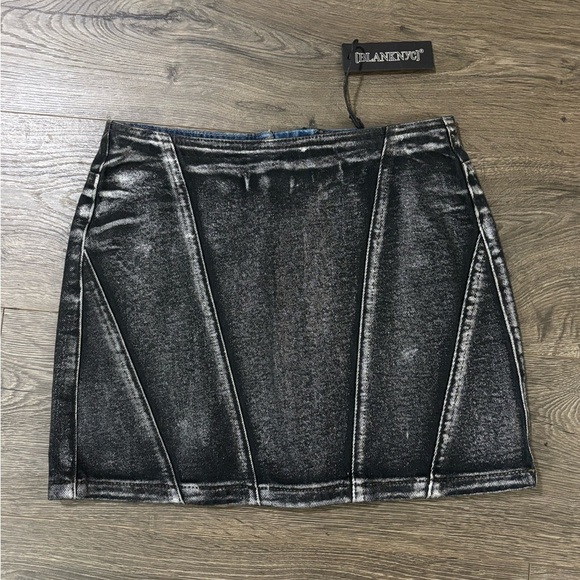 *NWOT* BLANKNYC Denim Mini Skirt in Metallic Heart - Picture 5 of 8